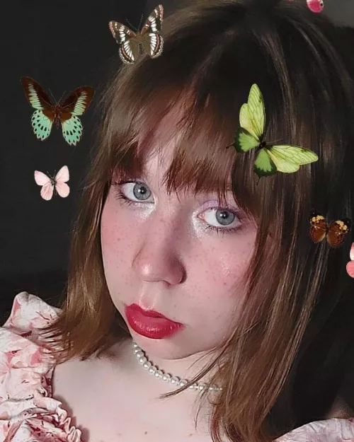 Hi there! Idk if im a boy but im sure about the fem part so here you go babes