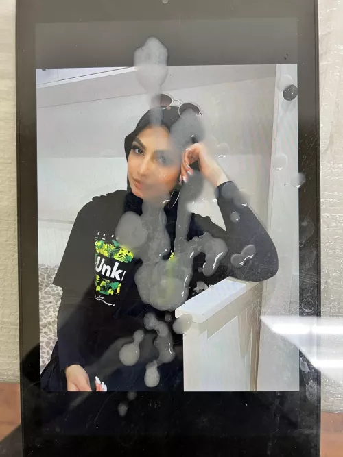 Hijabi in sunglasses!