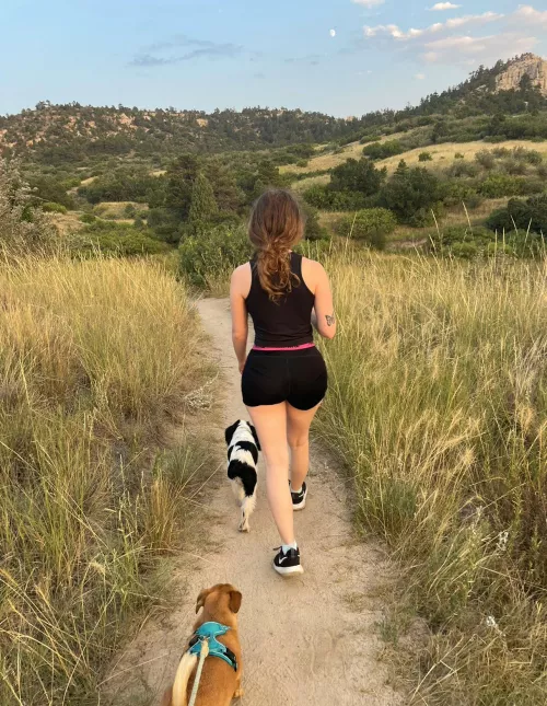 Hiking does the body good ! 💚