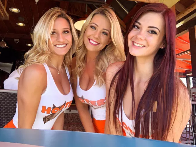 Hooters gals