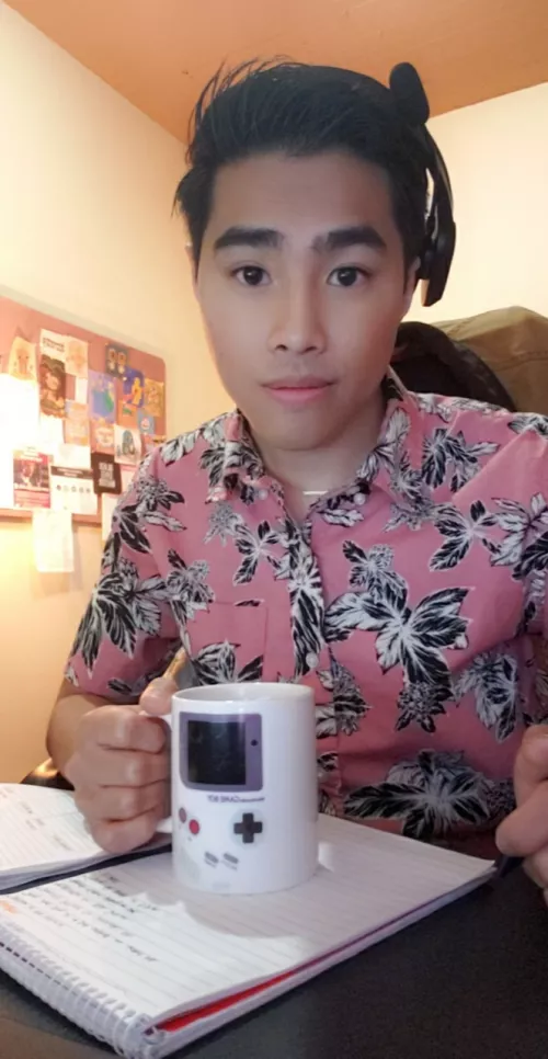 Hope everyone is having a great day! Does anyone want to play some pc games?