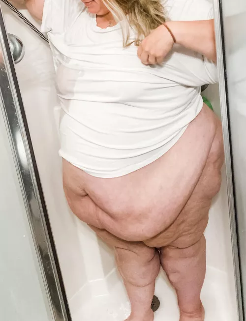 Hope everyone is having a hot and steamy weekend 🔥🚿