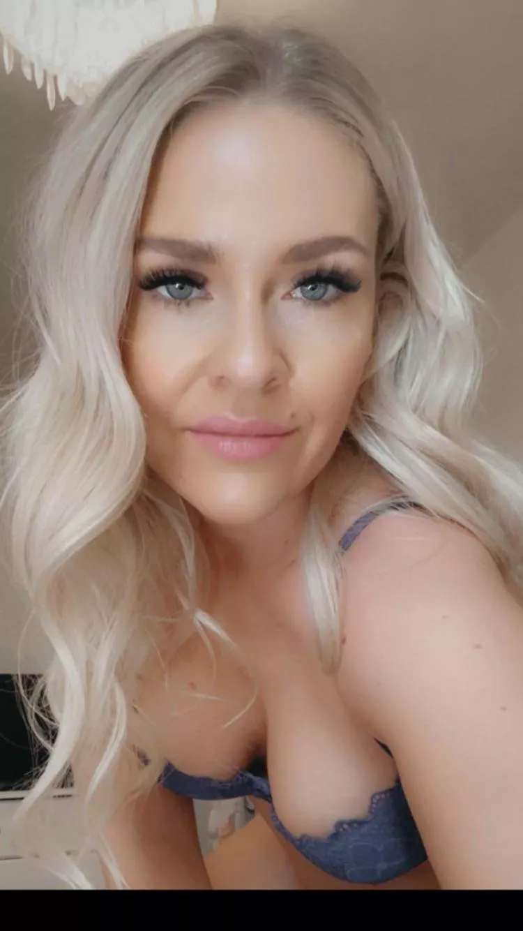 Hot milf blonde busty what more can you ask for!