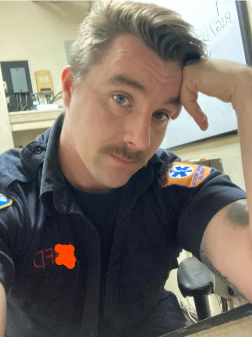 Hot mustache ‘teeent