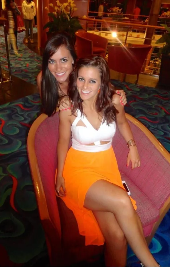Hotel posers