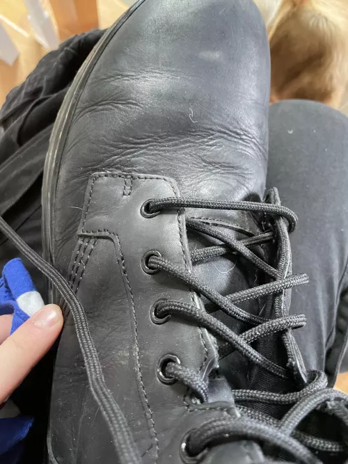 How to clean my doc martens. I could use some tips and also, I learn better if it’s written out for me. I want these to look as new as possible, losing the crinkles, etc.