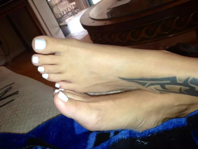 Hubby said he’ll let u leave ur warm lotion on my feet. Any takers