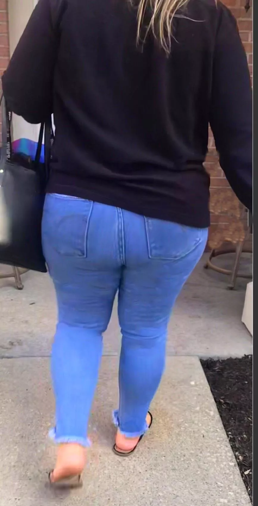 Hump Day 🍑