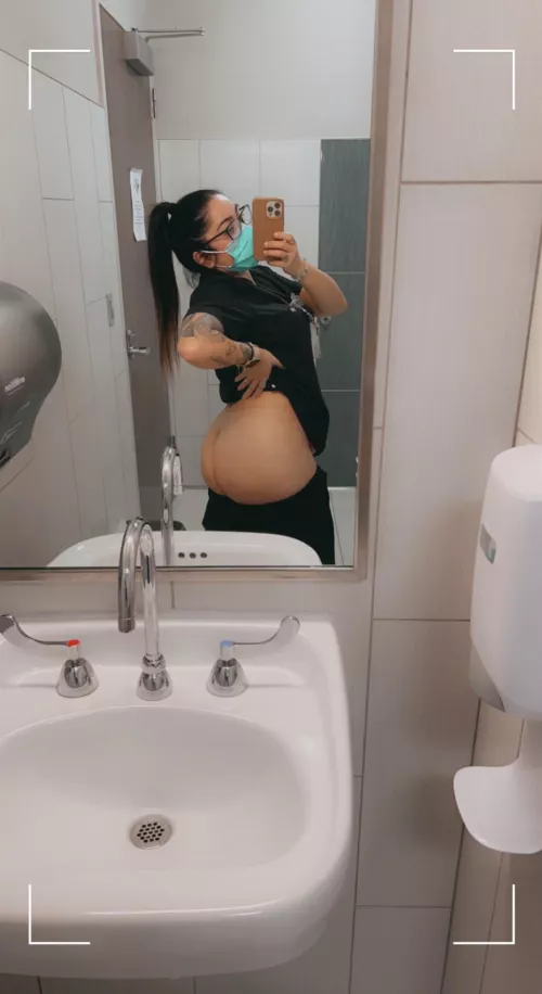 Hump Day 📸 y’all have a great day at the office, doctors office, wherever. 😈 stay horny.