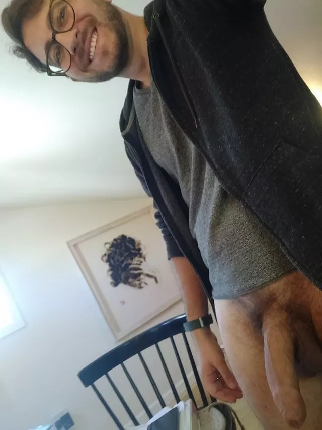 Hung nerd 🤓