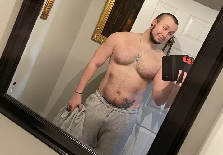 Hungover but still managed a decent workout 🏋️‍♀️ 😬😂