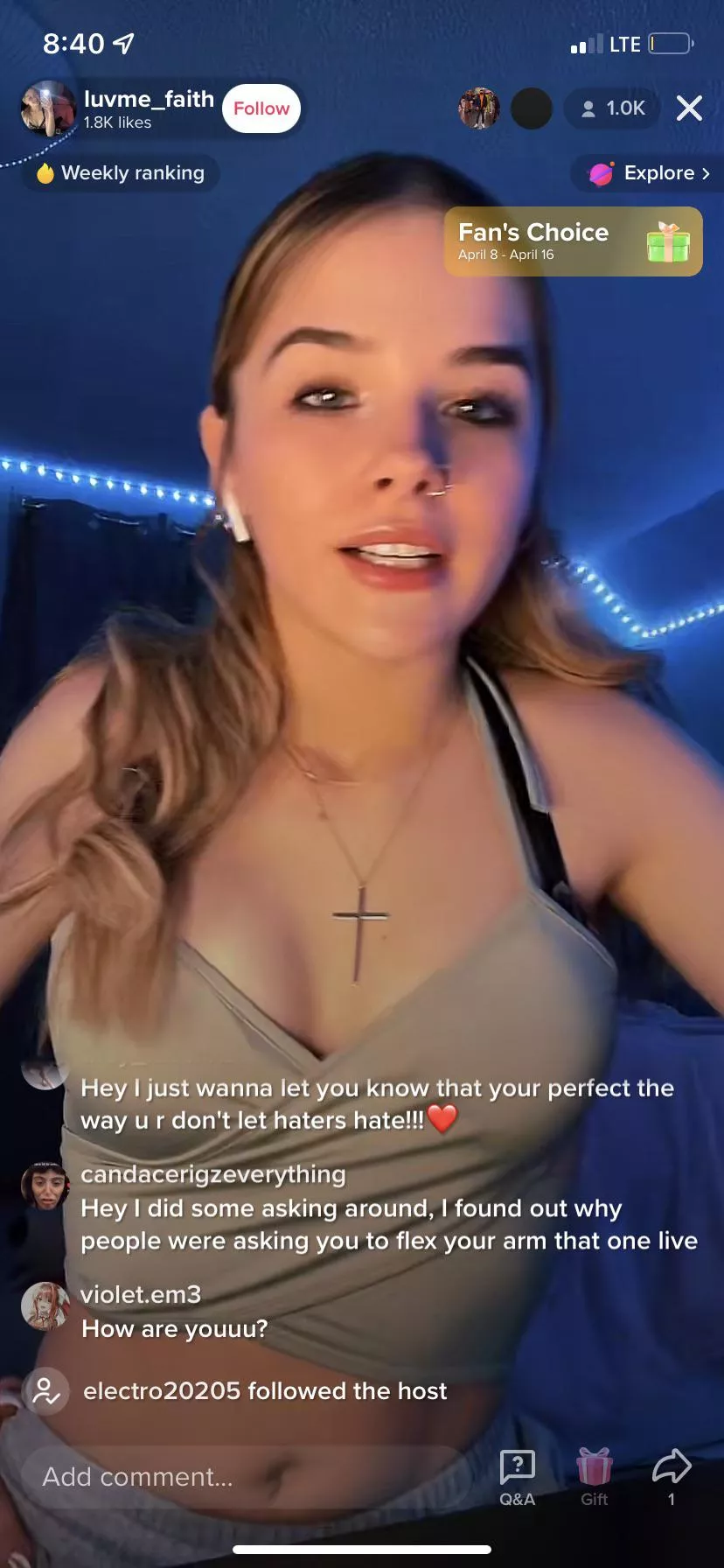Hype her up