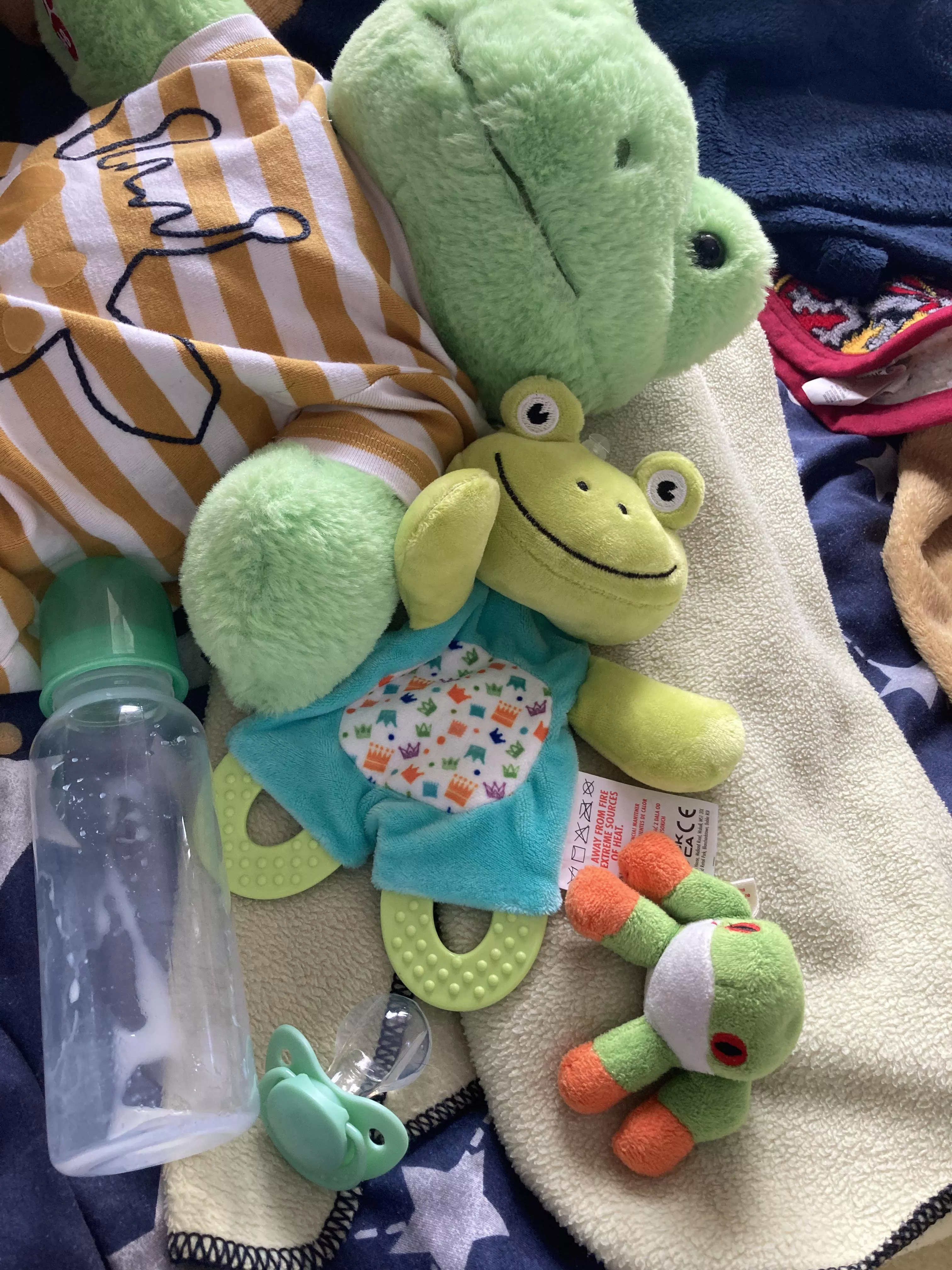 I am sensing a theme here… ( the blanket is a very pale green too!)