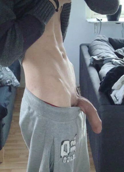 I bet not many people say they prefer their cock soft than hard? 😈🍆 (22)