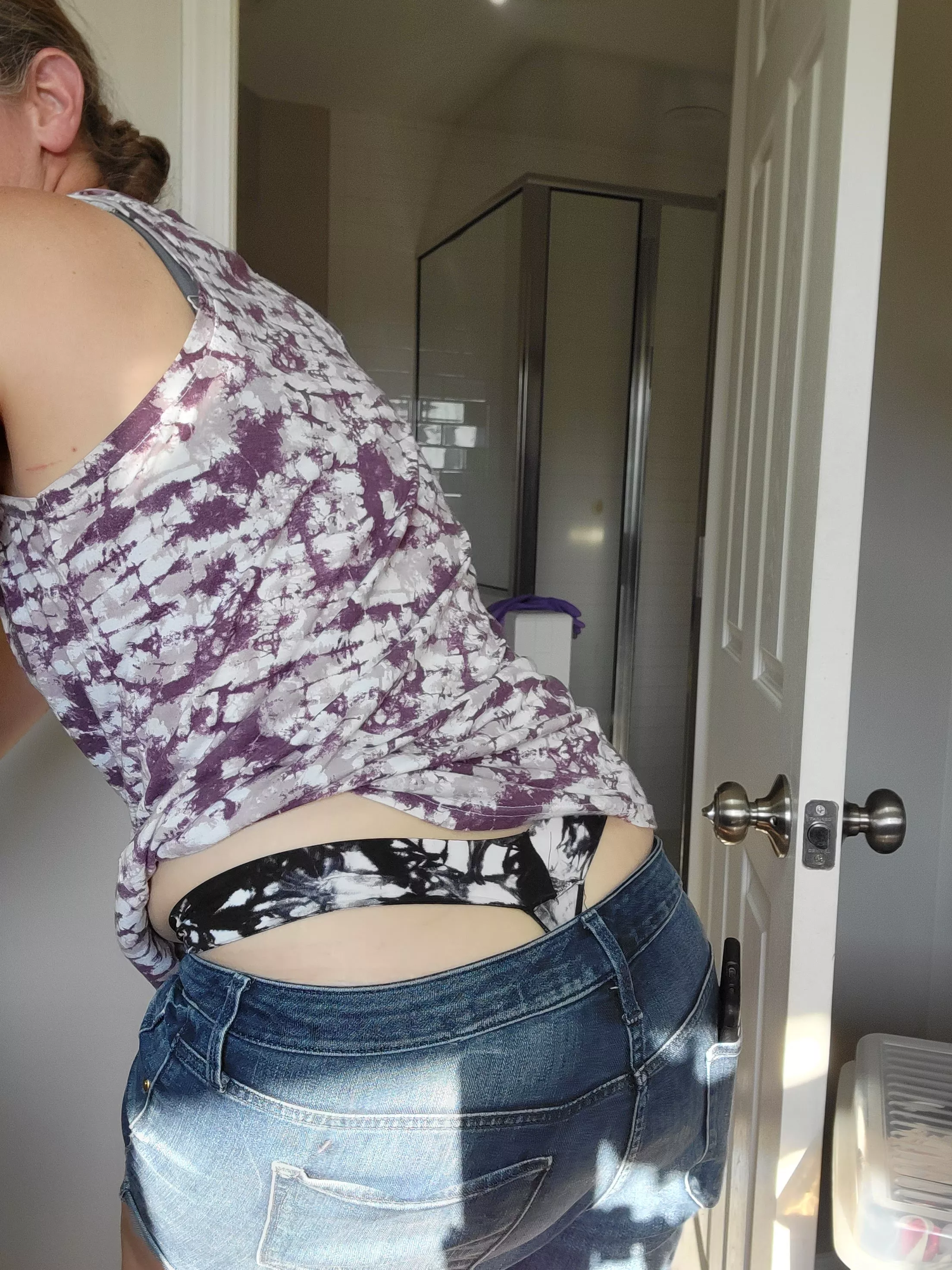 I can never find a pair of pants that fit me right. I spend all day preventing them from looking like this with no luck 🤷♀️ I can never find a pair of pants that fit me right. I spend all day preventing them from looking like this with no luck 🤷♀️