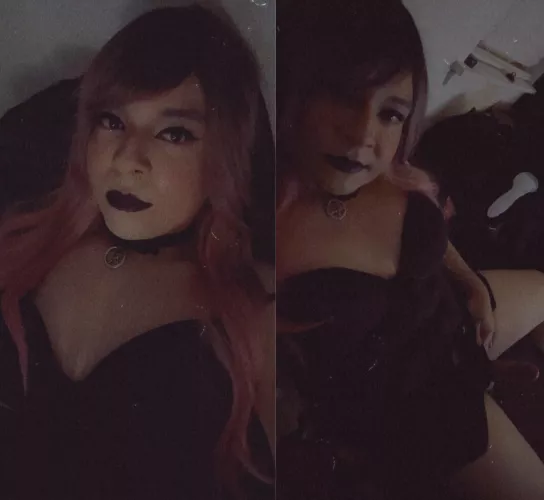 I couldn’t help myself, I had to pull it out 🖤