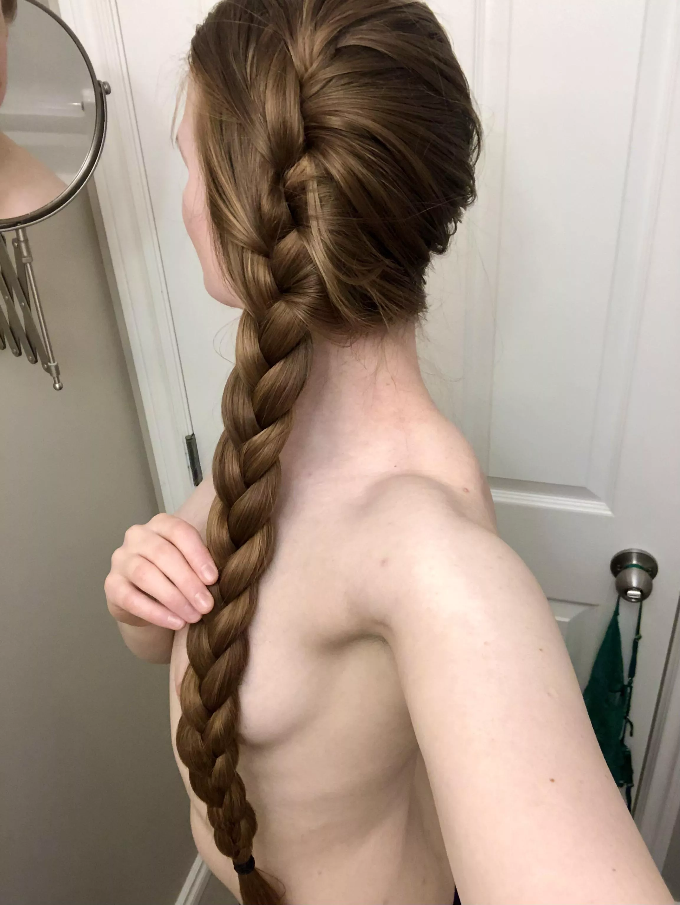I did a side French braid, I thought it was cute and fun 😍