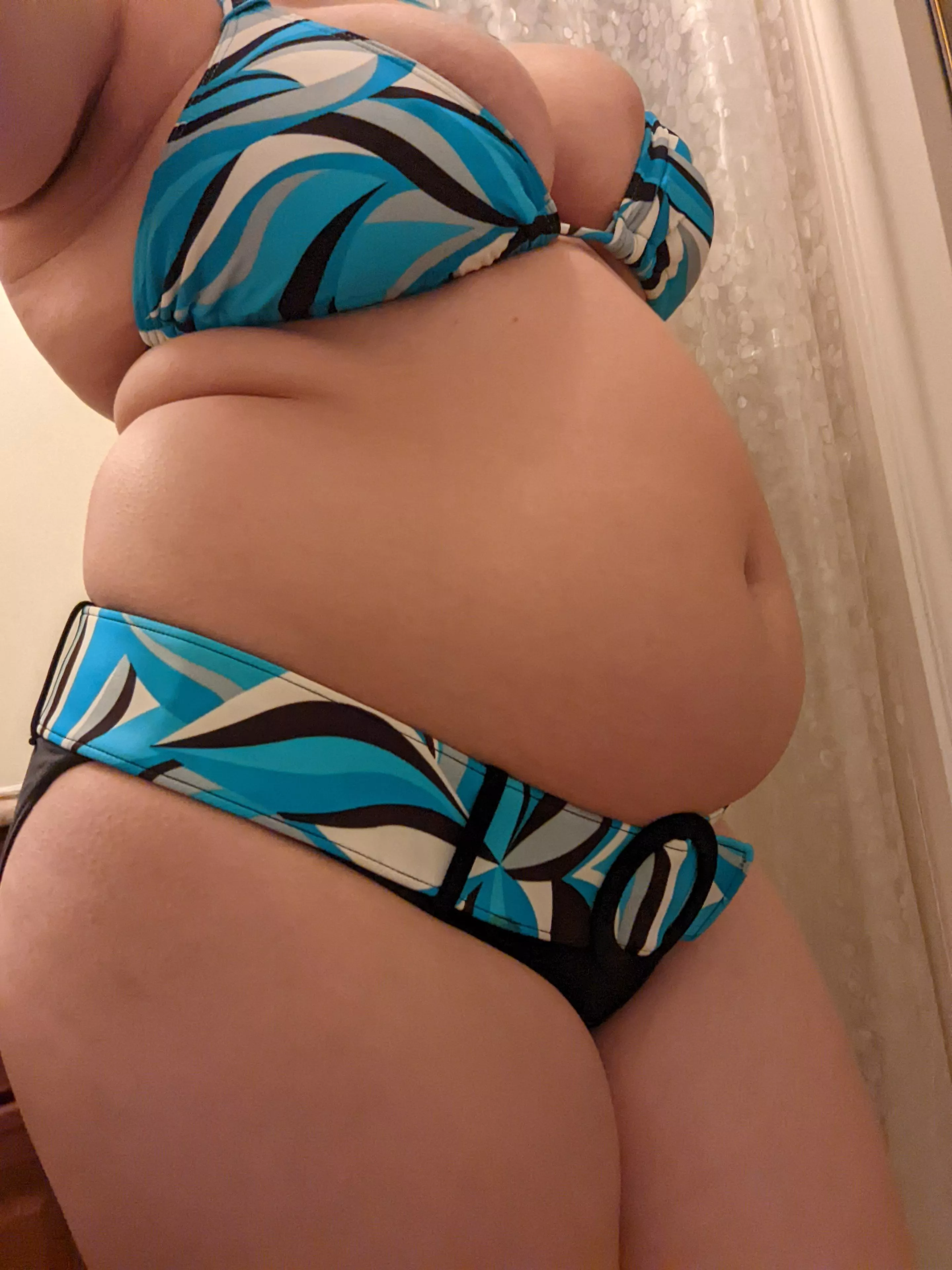 I didn't realize how small this bikini had become xD My nipples popped out more than once...I gave my friends a show 🦭🤣 Oops 😘 I didn't realize how small this bikini had become xD My nipples popped out more than once...I gave my friends a show 🦭🤣 Oops 😘
