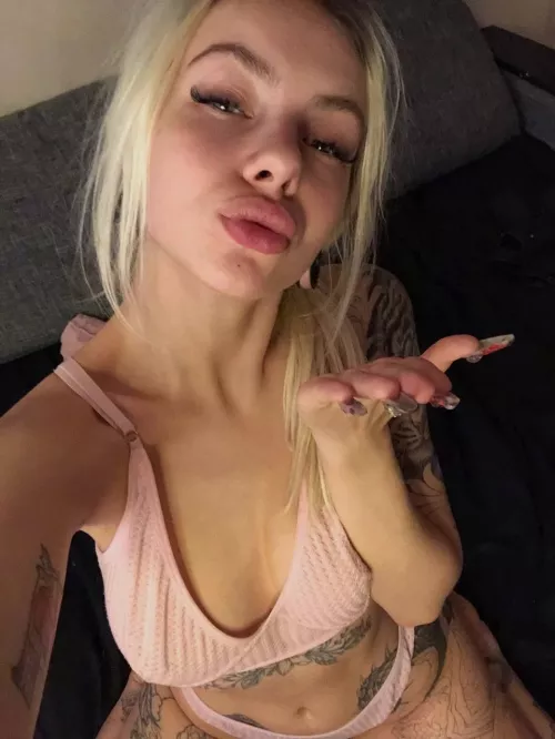 I don’t have a bf to send nudes to, so I’ll just post them for you guys