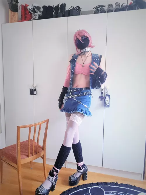 I dont know what to say about this look, something a bit more casual and colorful I guess...