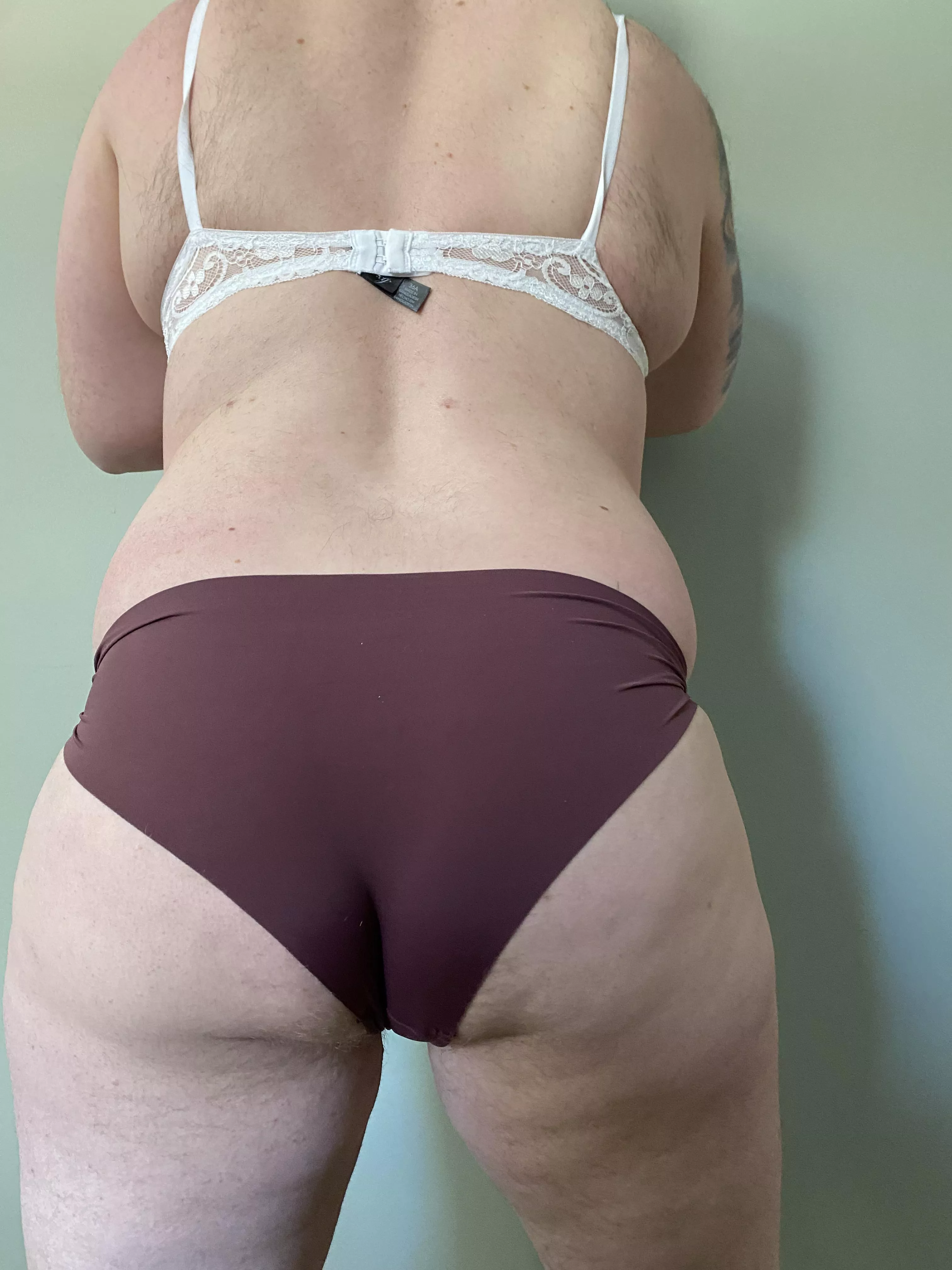 I don’t understand these panties, they don’t ride up my ass, but they don’t cover it either!