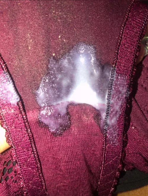 I get extremely WET daily😏🥴💦🤤😉