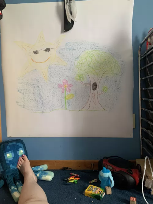 I got a big roll of paper and put it in my wall! Look at my pretty picture! :D