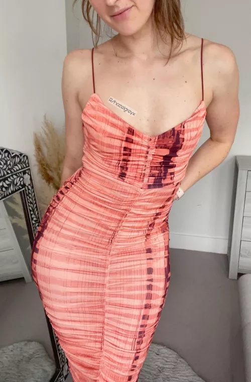 I got a new dress 😊 need somewhere to wear it though 👠 [F]