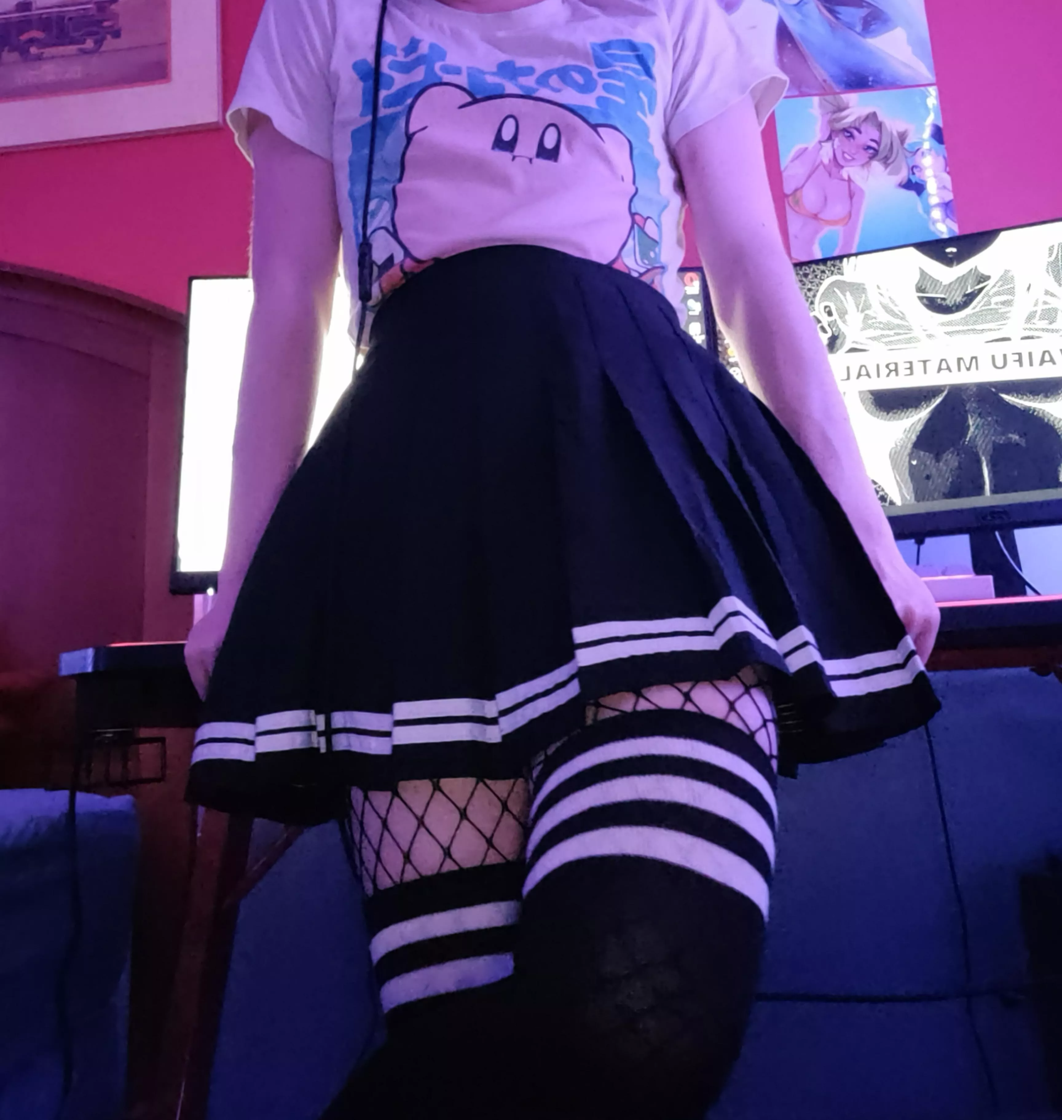 I got a very lovely response on my first post so I figured I'd show off my new fishnets