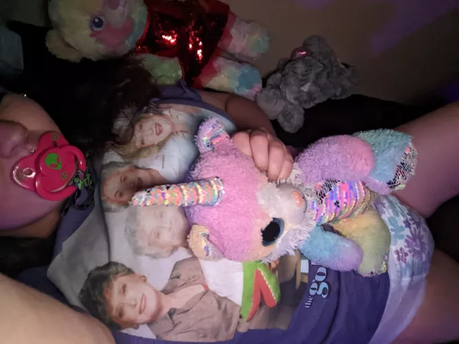 I got stuffies and a change from my daddy tonight so I'm a happy girl ❤️💚💙💜