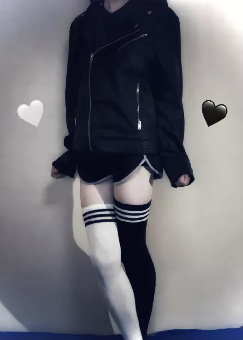 I guess it’s a ✨mismatched socks✨ kind of day!