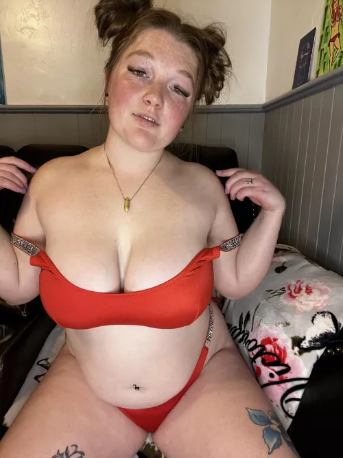 I hear freckled redheads are you type🥵