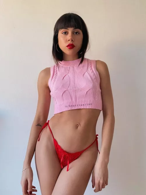 I hope someone wants to kiss my tummy💕