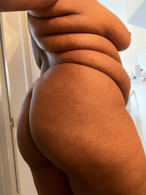 I hope this angle is flattering...xD