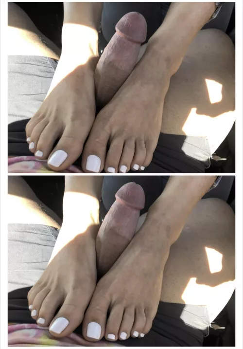 I just love when her sexy soft feet are on my cock 🤤😩 white toe nails for the win 🤍😈🍆
