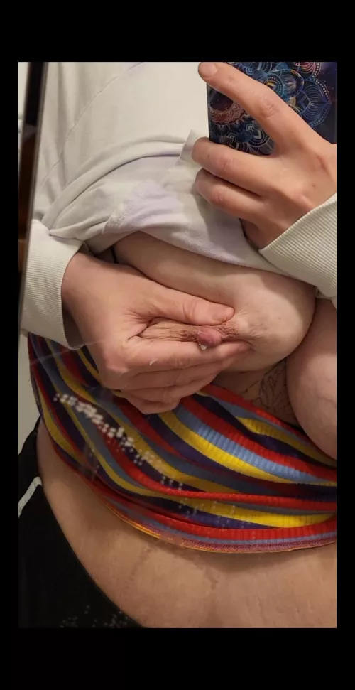 I just soaked my mirror to make this wonderful little video here's a screen grab I thought y'all might enjoy 😉