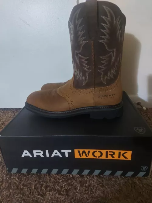 I know the point of work boots isn't them looking good, but *damn* do these look good.