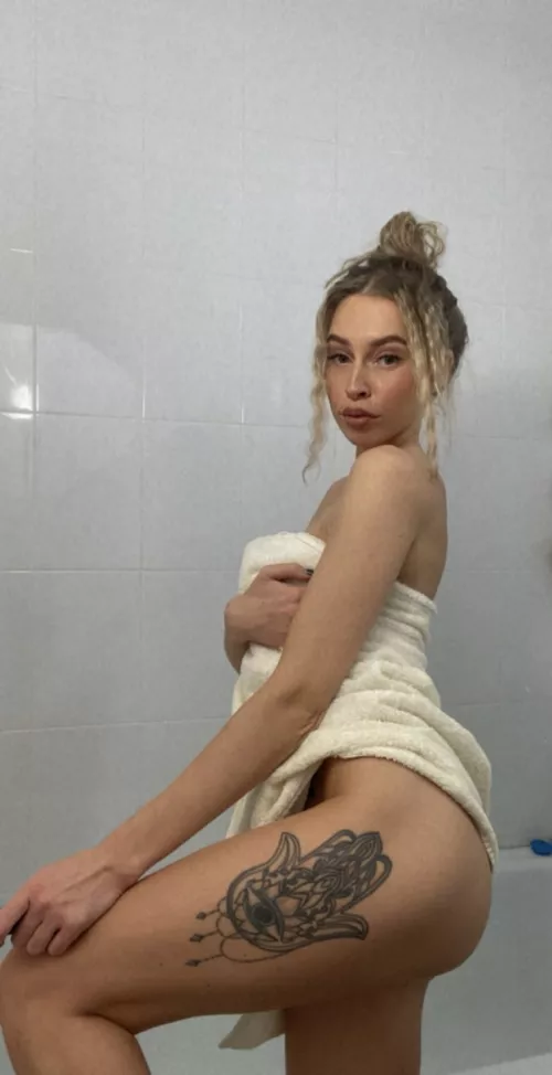 I know you want my body when it's clean for you today🙄 😏 😉 This warm water makes me so horny🍓