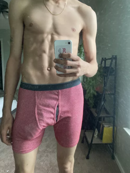 i know you want to see what ms underneath 😏