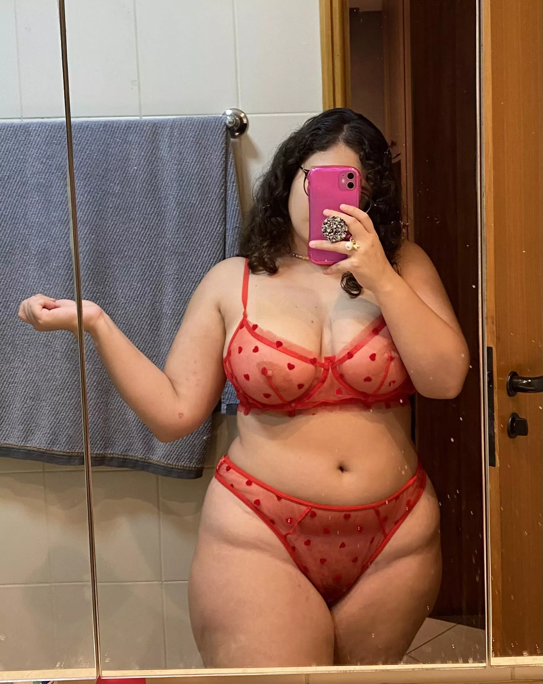 i look good in red 🥰