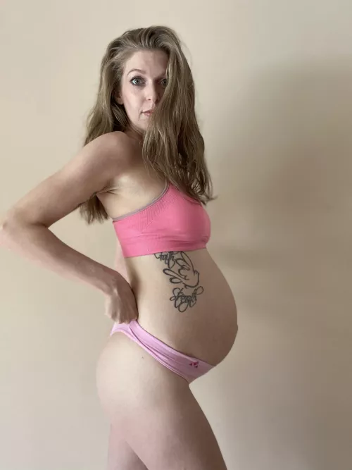I look so sexy with a belly! 💕 F33 mom of 2