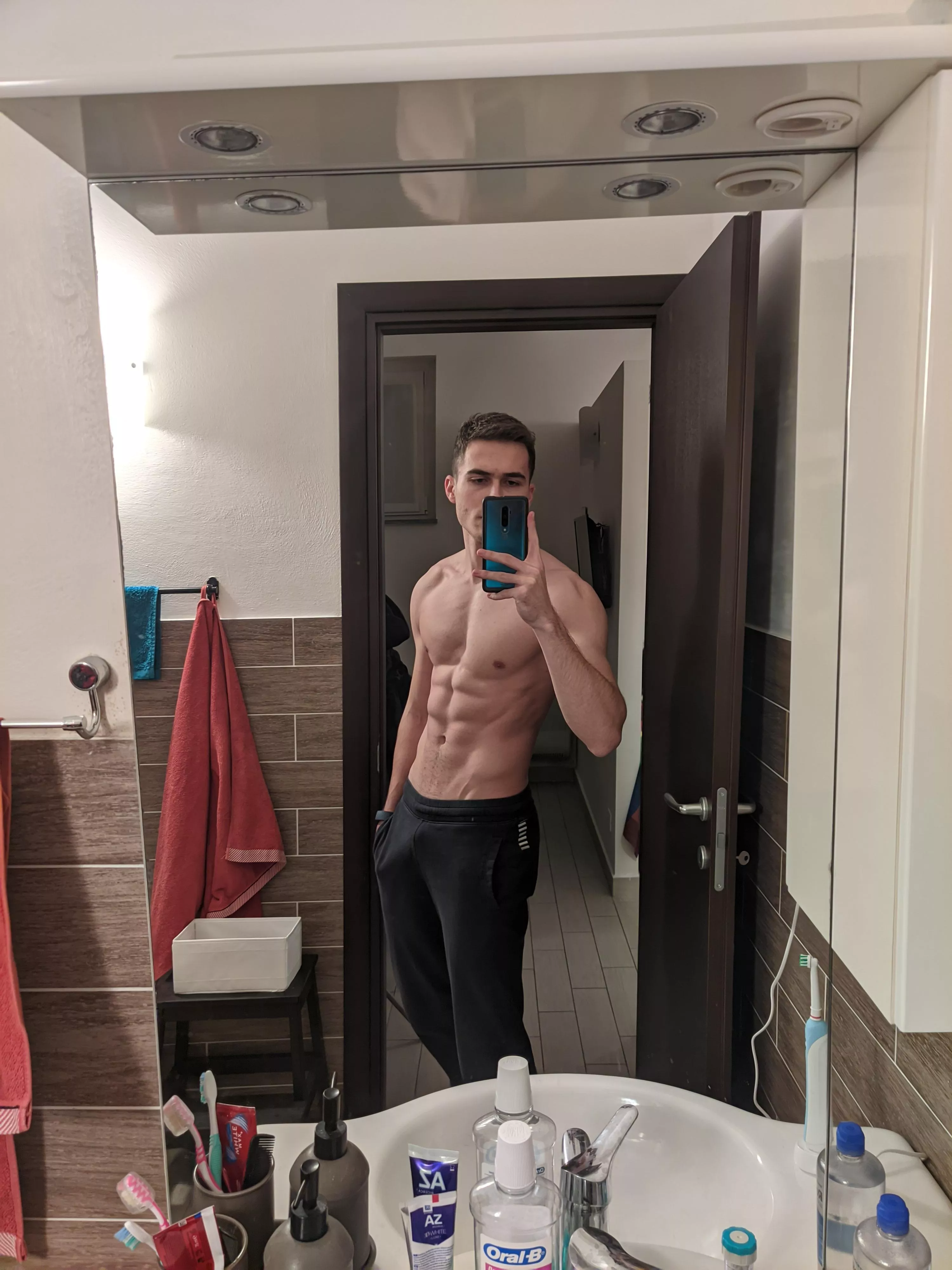 I lost my old account, now I present myself to you again. I hope you still like me. 24 [m]