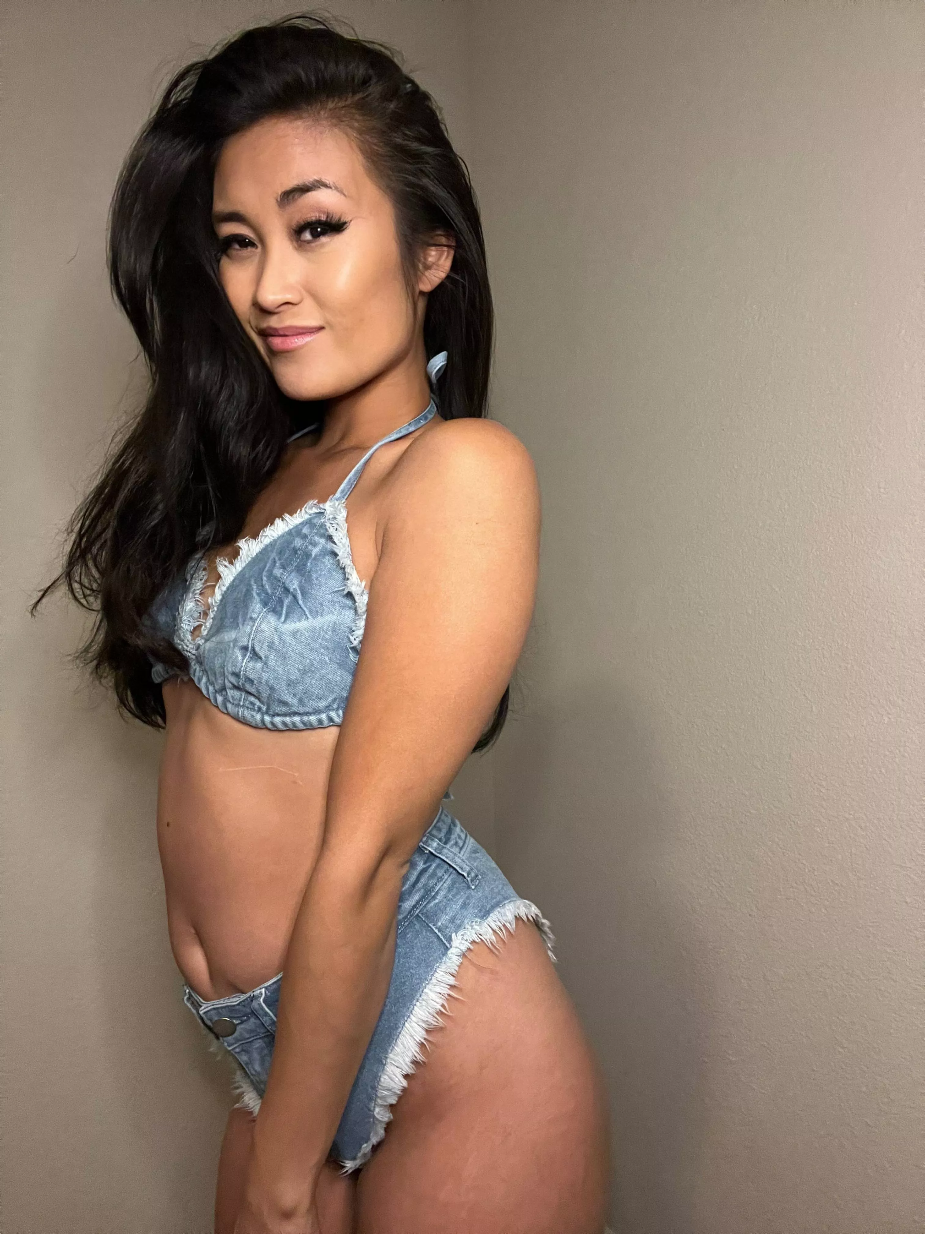 I love being a naughty and cute Asian 😈