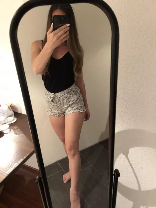 I love big dicks in my tight pu**y :)