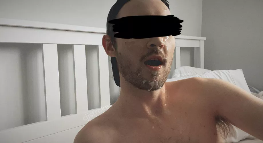 I love giving myself a hot facial 👅