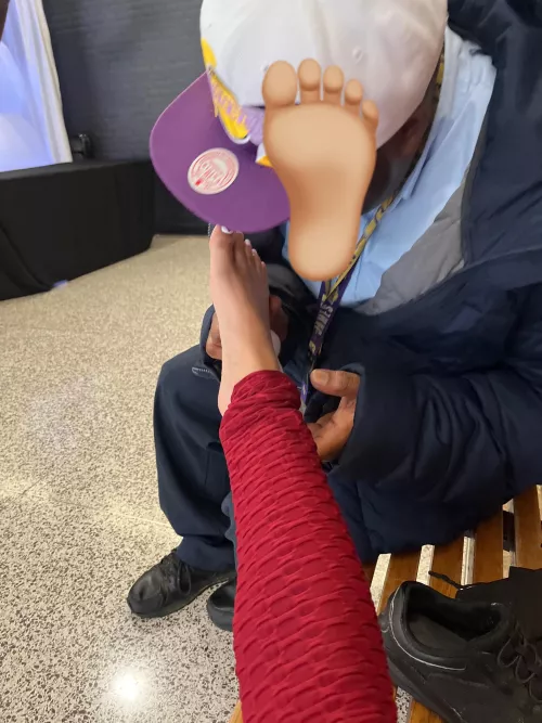 I love having my feet in peoples faces 😍