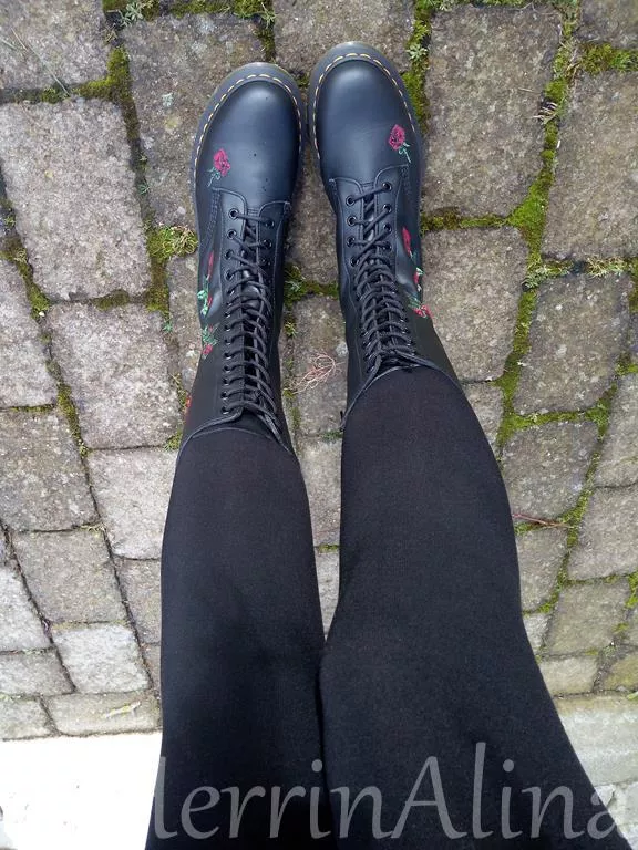 i love my doc martens so much ✨