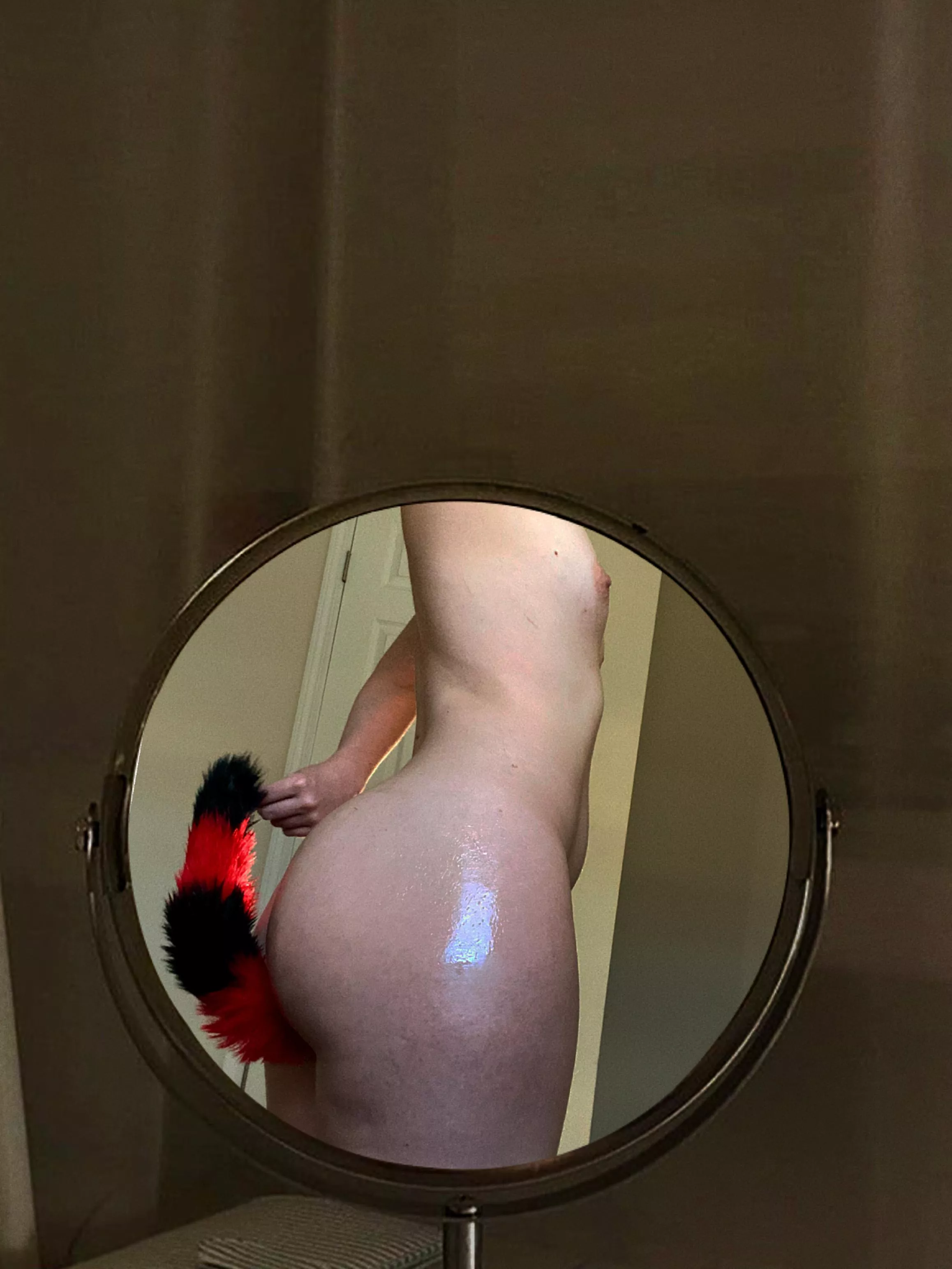 I love my tail 💖😜