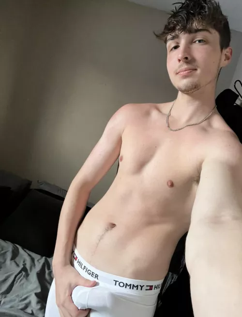 I love to wear white