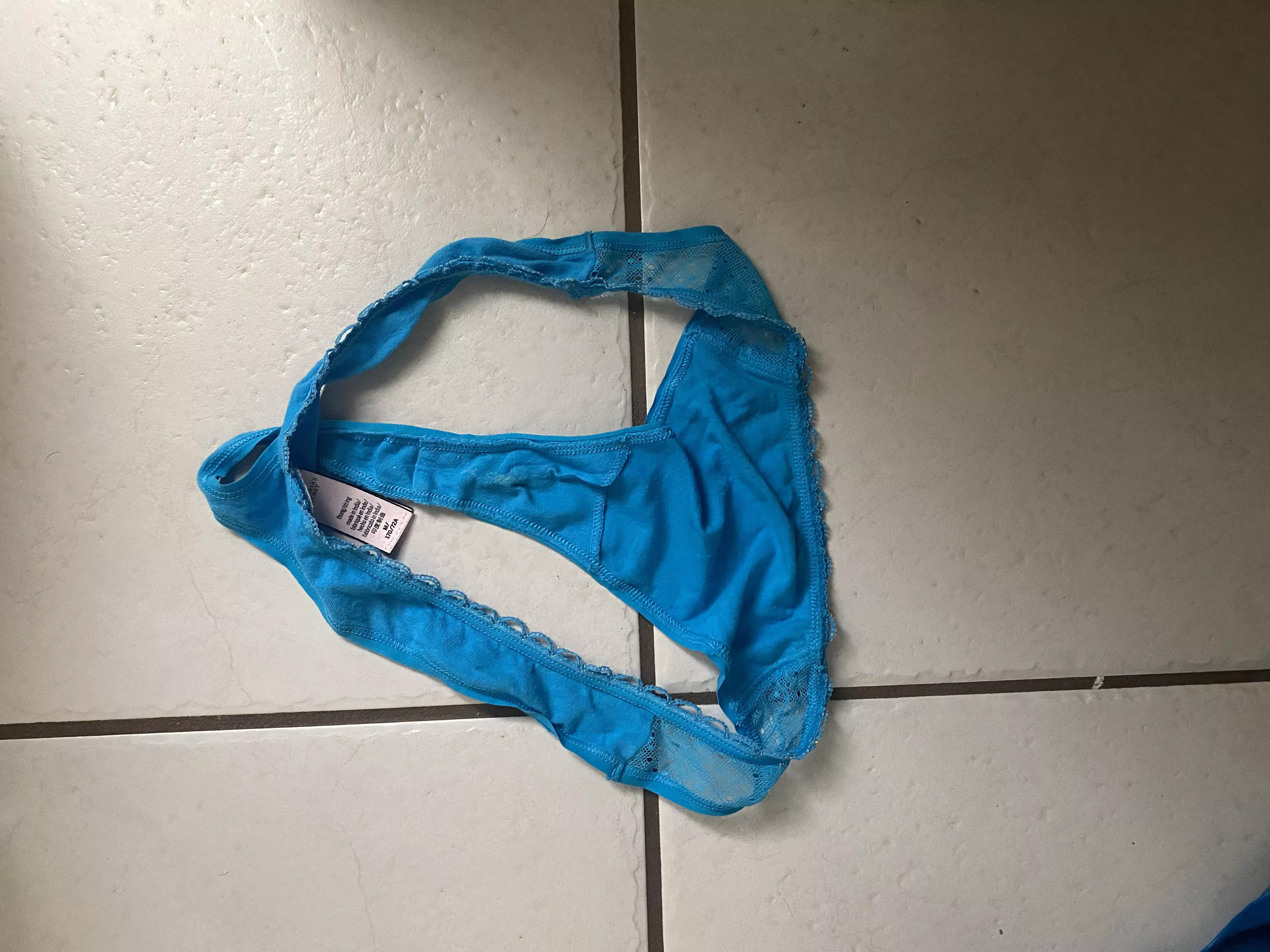 I love when family comes into town for the holidays. These are my cousins wife’s panties. She’s such a clean person and her panties smelled literally sweet. I love when family comes into town for the holidays. These are my cousins wife’s panties. She’s such a clean person and her panties smelled literally sweet.